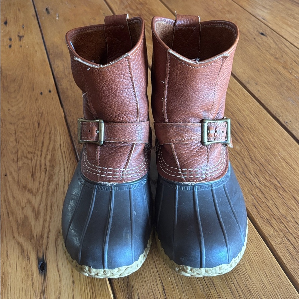 L.L. Bean Women's Brown Pebbled Leather Buckle Accent Pull On Duck Boot - Picture 8 of 9